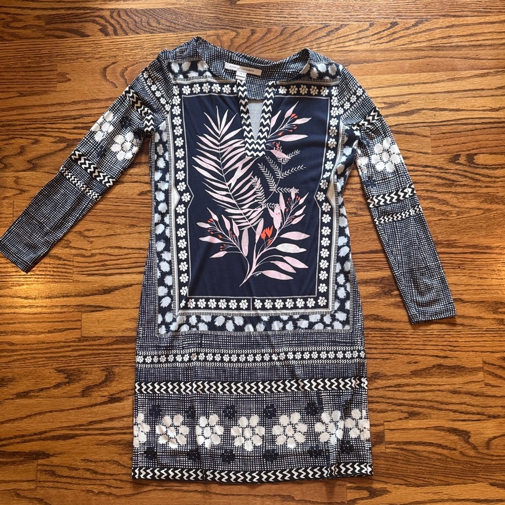 Diane Von Furstenberg Women’s Dress - Navy and White Floral
